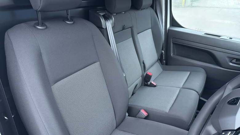 Peugeot Expert E-L2 100kW 75kWh Professional Van Auto